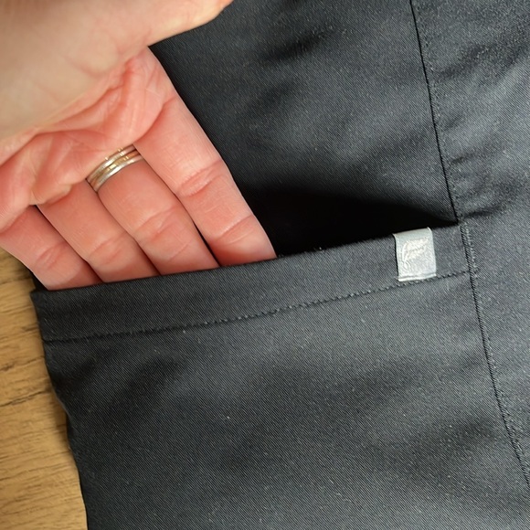 Fabletics high waisted jogger scrub bottoms - Picture 4 of 8